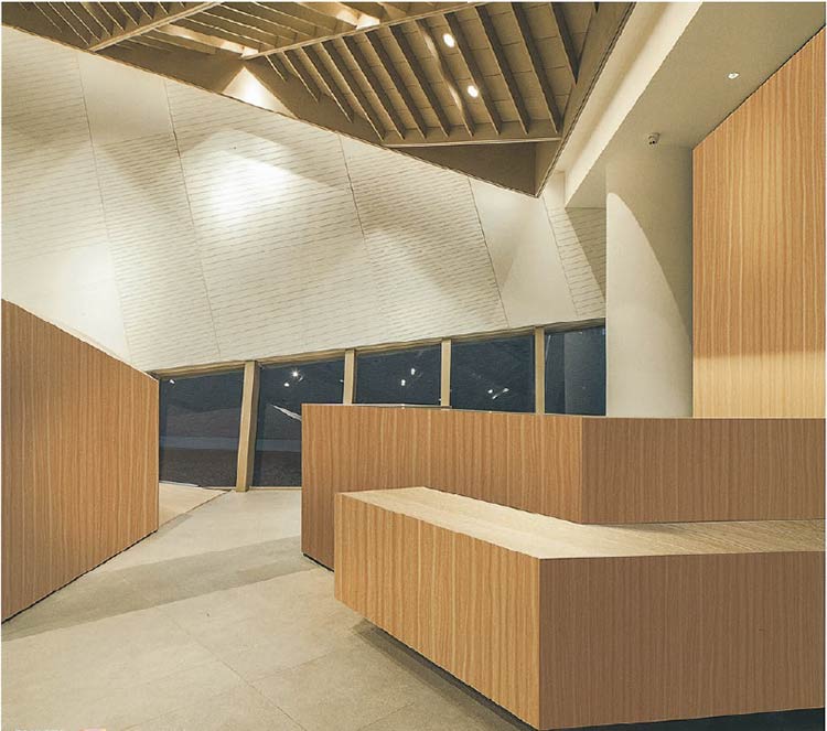 Sa unsang paagi ang kaugalingon nga adhes-adhesive nga pelikula sa PVC Reditize ang imong counter sa storefront?